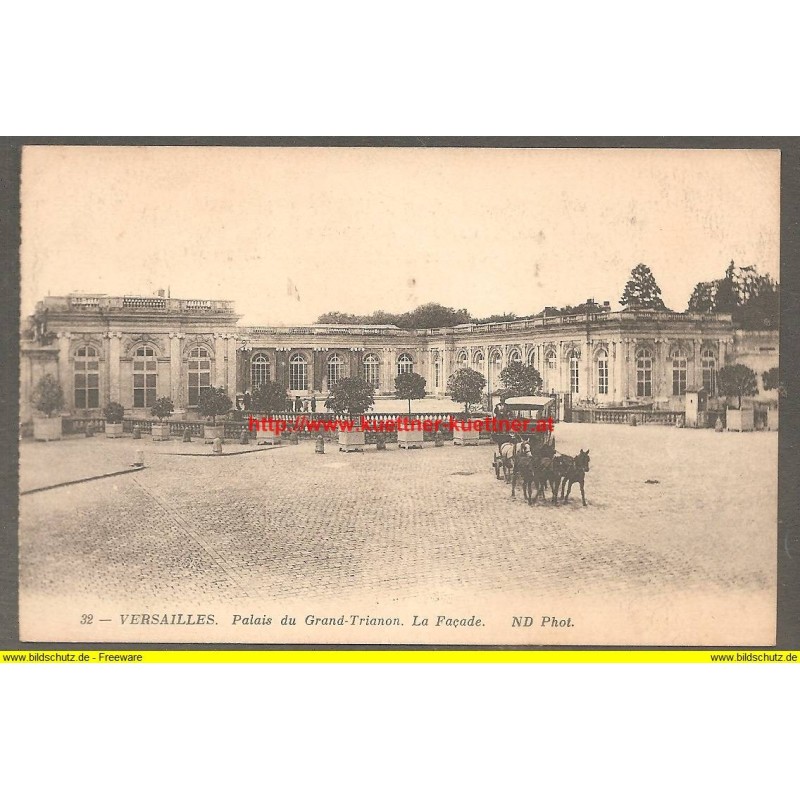 AK - Versailles - Palais du Grand-Trianon - La Facade (F) 