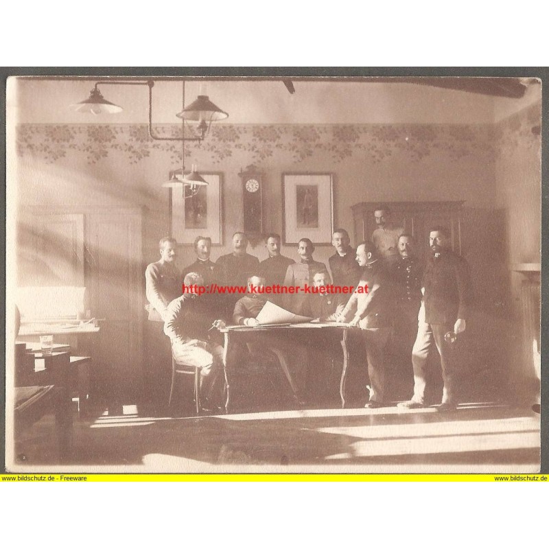 Foto I WK - Offiziere bei einer Besprechnung (11,5cm x 16cm) 
