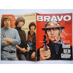 BRAVO - 21 / 1966 mit Starschnitt Die Beatles