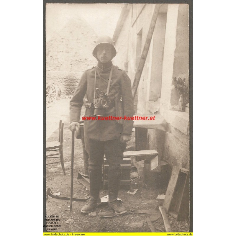 AK - Foto I WK - Meldegänger, Gasmaske, Stahlhelm AK - Foto I WK - Meldegänger, Gasmaske, Stahlhelm