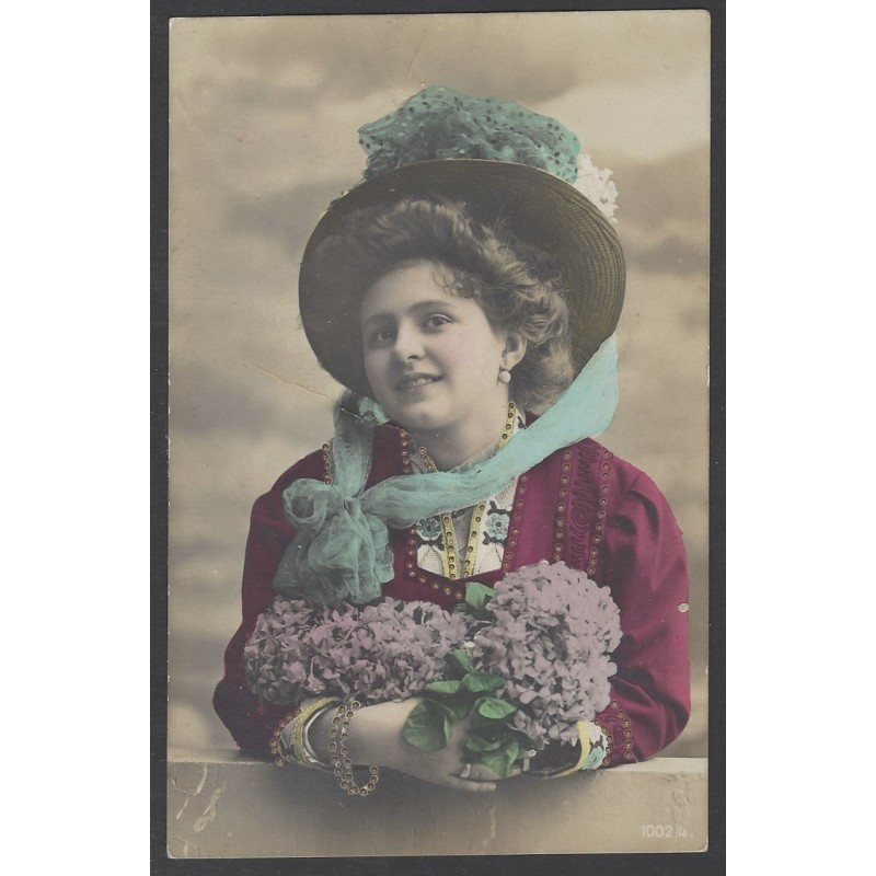 AK - Maedchen mit Hut und Blumen AK - Maedchen mit Hut und Blumen