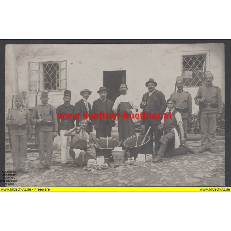AK - Foto I WK - Erinnerungsaufnahme - Soldaten mit Fes (Tarbusch) AK - Foto I WK - Erinnerungsaufnahme - Soldaten mit Fes (Tarbusch)