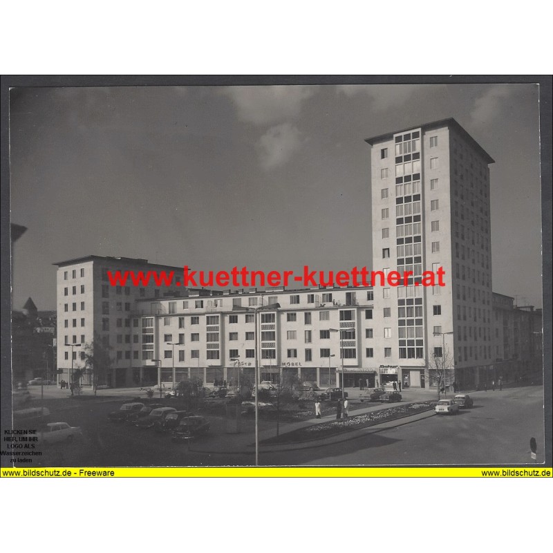 AK - Krems a. d. D. - Bahnhofsplatz (NÖ) 