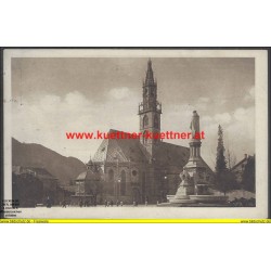 AK - Bozen, Waltherplatz mit Pfarrkirche und Waltherdenkmal (Südtirol)
