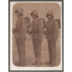 Foto - I WK - Soldaten/ Uniform / Ausrüstung / Stahlhelm (8cm x 6cm)