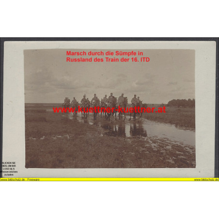 K.u.k. Foto - Marsch durch die Sümpfe in Russland (1916)