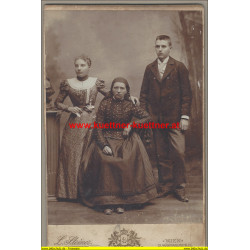 Alte Fotografie L. Steiner, Wien, Mutter mit Kindern