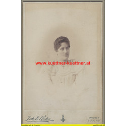 Alte Fotografie Photo Hahn, Wien, junge gut gekleidetet Dame