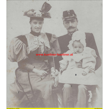 Hptm. Schrotz Carl (IR.28) mit Familie 1895