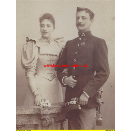 Hptm. Schrotz Carl (IR.28) mit Braut 1894