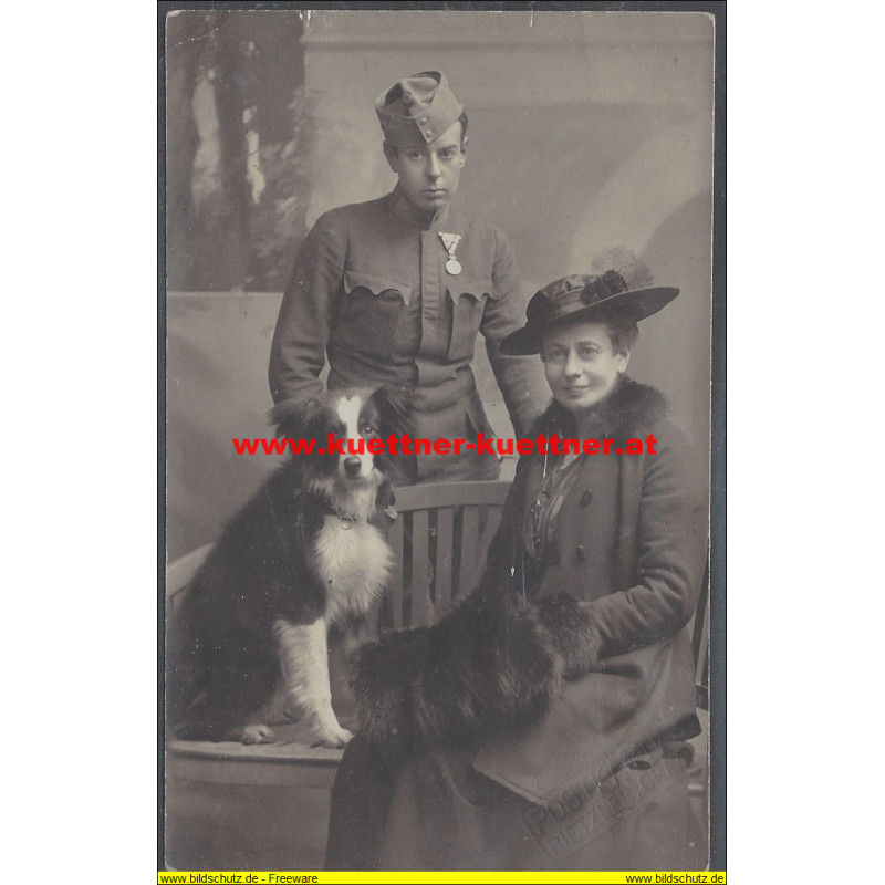 Alfons Binder Edler v. Hohenstreben mit seiner Mutter