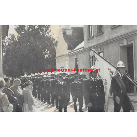 Langenlois Feuerwehrumzug in der Wienerstraße