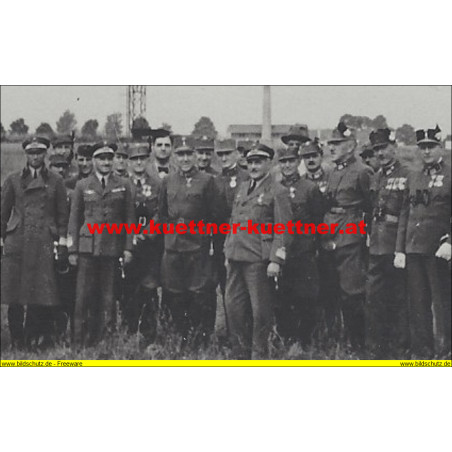 Foto - 1. Republik, Gruppenfoto von Offizieren am Flugfeld Aspern (1937)