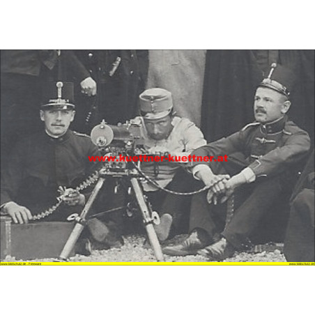 AK- Foto - Offiziere bei Schießausbildung mit MG