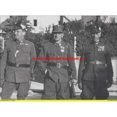 Foto - Offiziere des Freiwilligen Schutzkorps