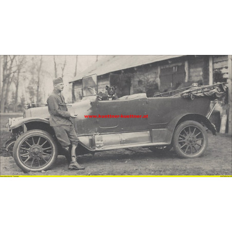 Foto - Offizier mit seinem Austro Daimler (1916)