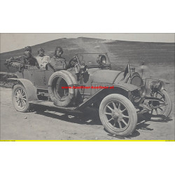 Foto - Offizier mit seinem Kriegsvehicle auf der Fahrt nach Lotz