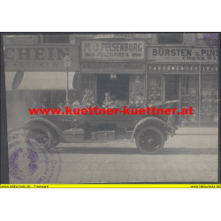 Foto - Offizier mit seinem Laurin & Klement in Wien (1919)