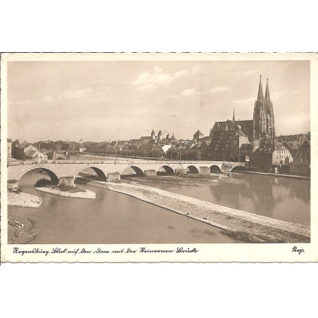 AK - Regensburg - Blick auf den Dom mit der Steinernen Brücke